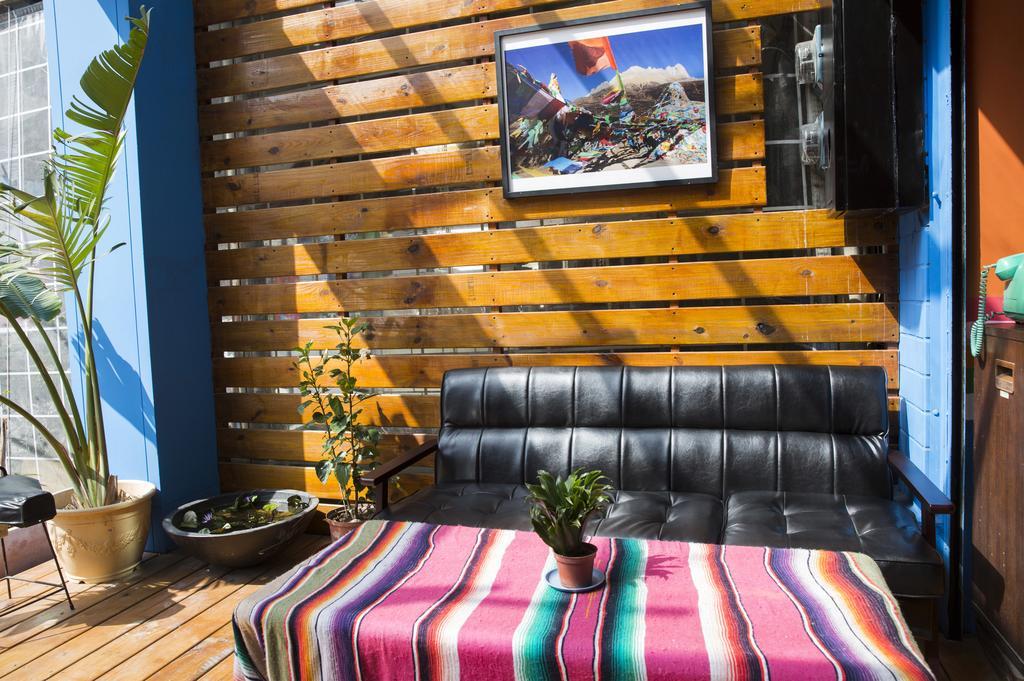 Rainbow Wave Surfing Hostel Хенгчун Экстерьер фото